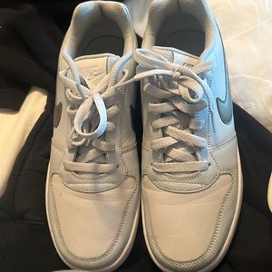 Nike EBERON LOW W 10
